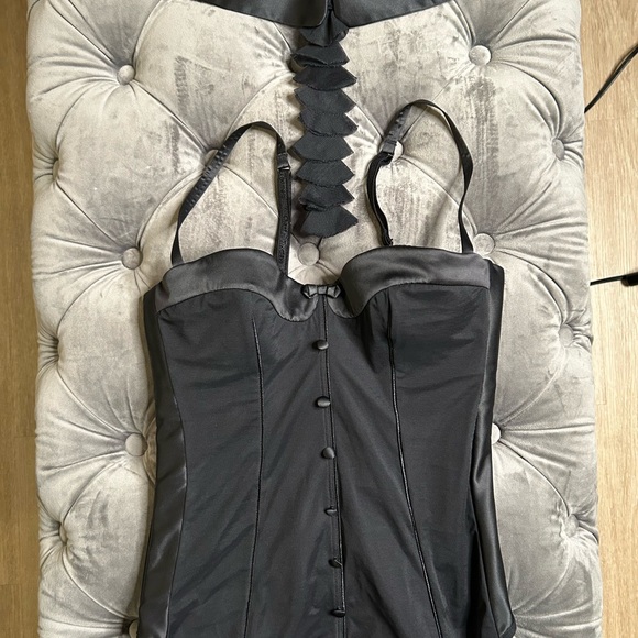 Elegant French Corset with neck strap by Chantal Thomas - Picture 3 of 7